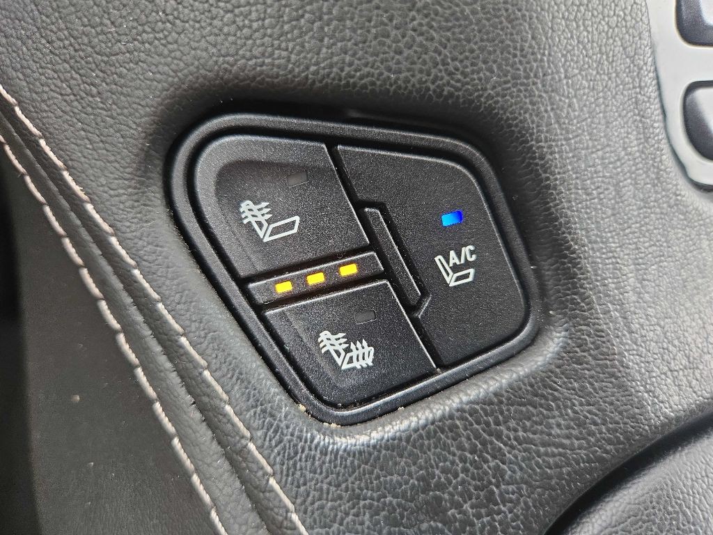 2016 Chevrolet Tahoe Image 33