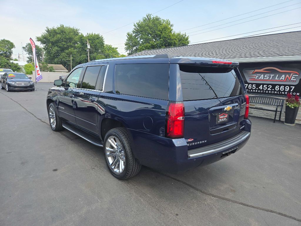 2020 Chevrolet Suburban Image 3