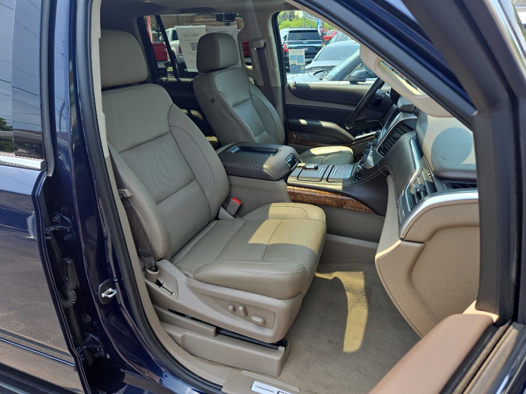 2020 Chevrolet Suburban Image 12