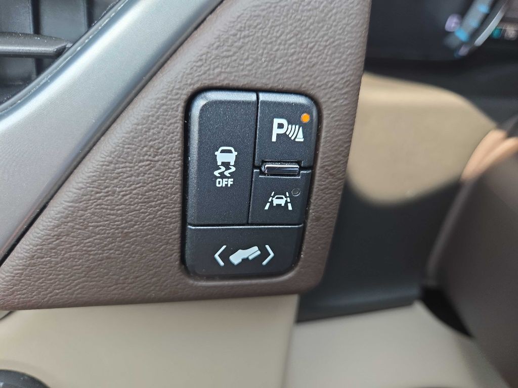 2020 Chevrolet Suburban Image 26