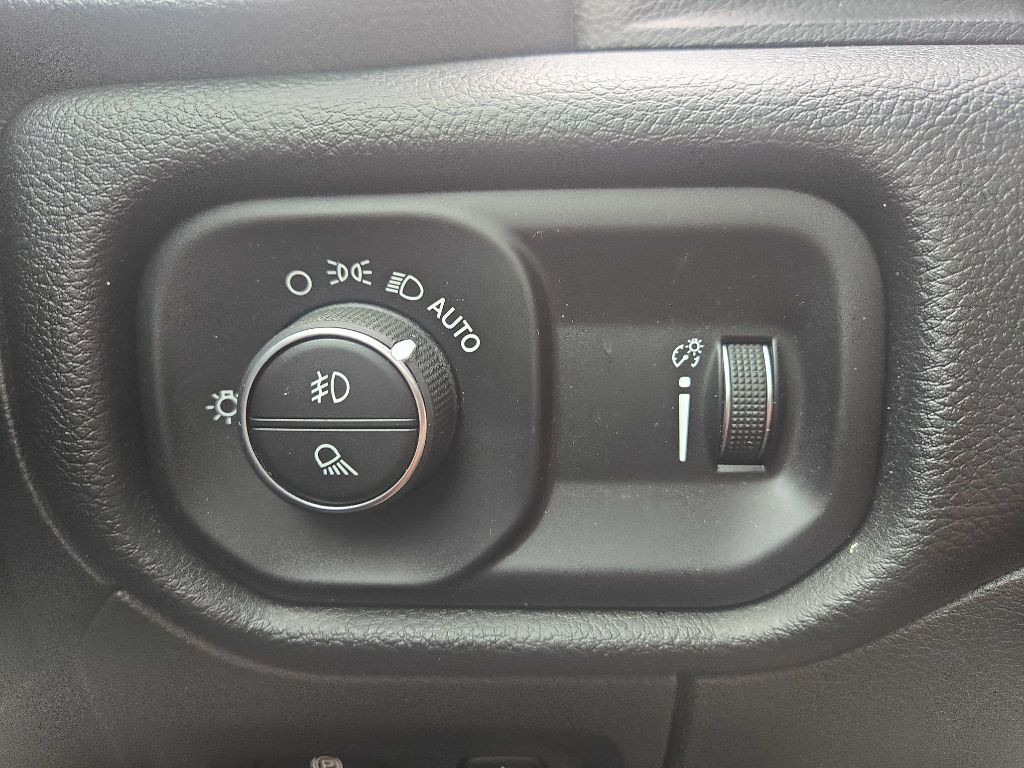 2021 RAM 1500 Image 19