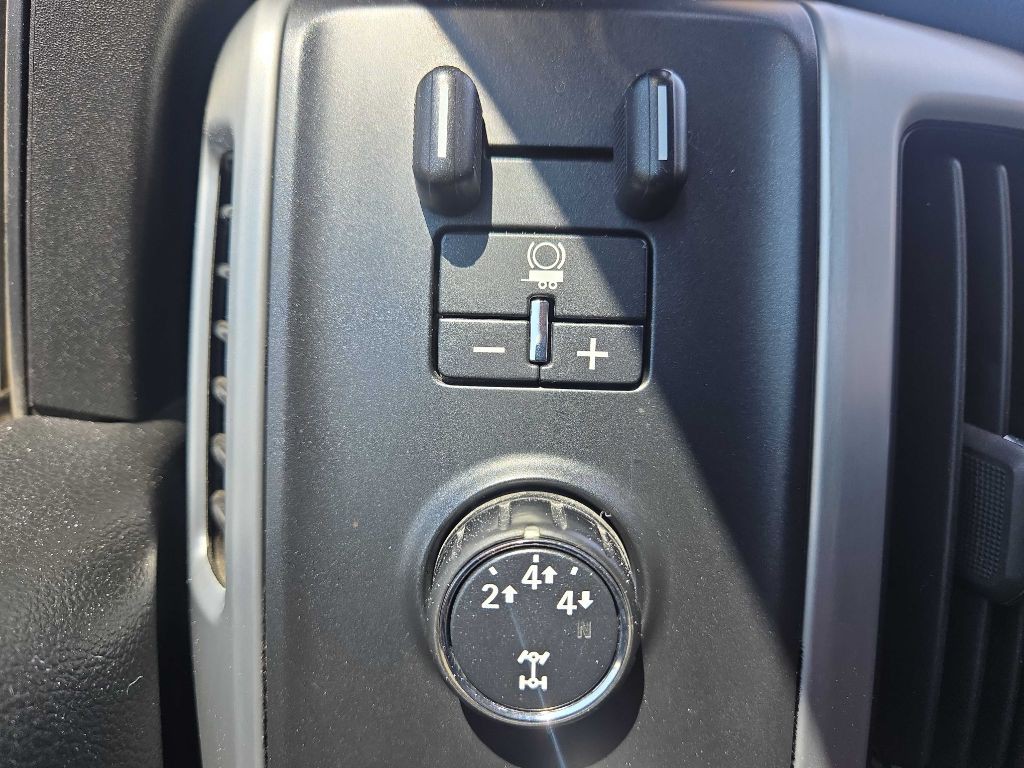 2016 GMC Sierra Image 17