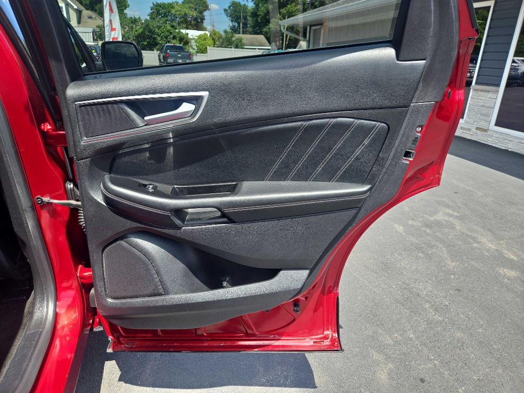 2015 Ford Edge Image 39