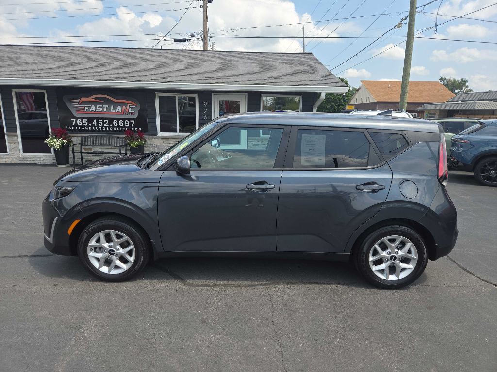 2025 Kia Soul Image 2