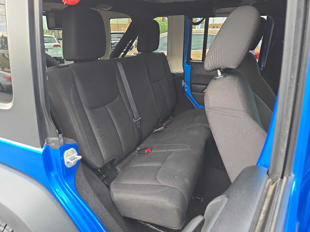 2015 Jeep Wrangler Unlimited Image 12