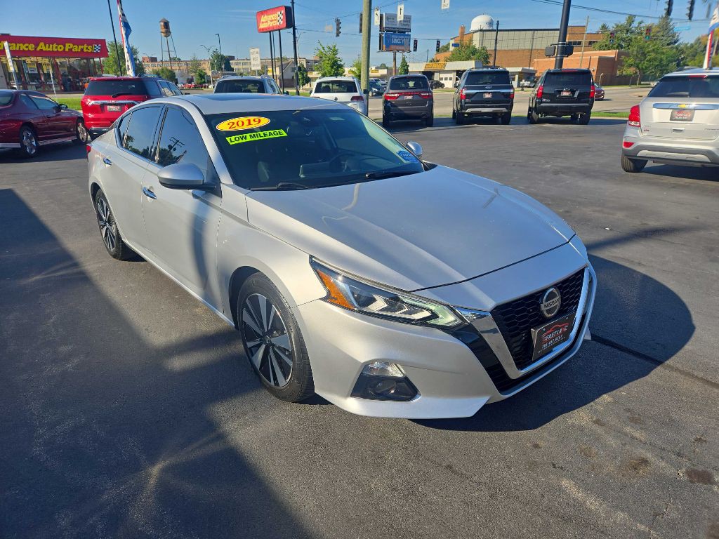 2019 Nissan Altima Image 7