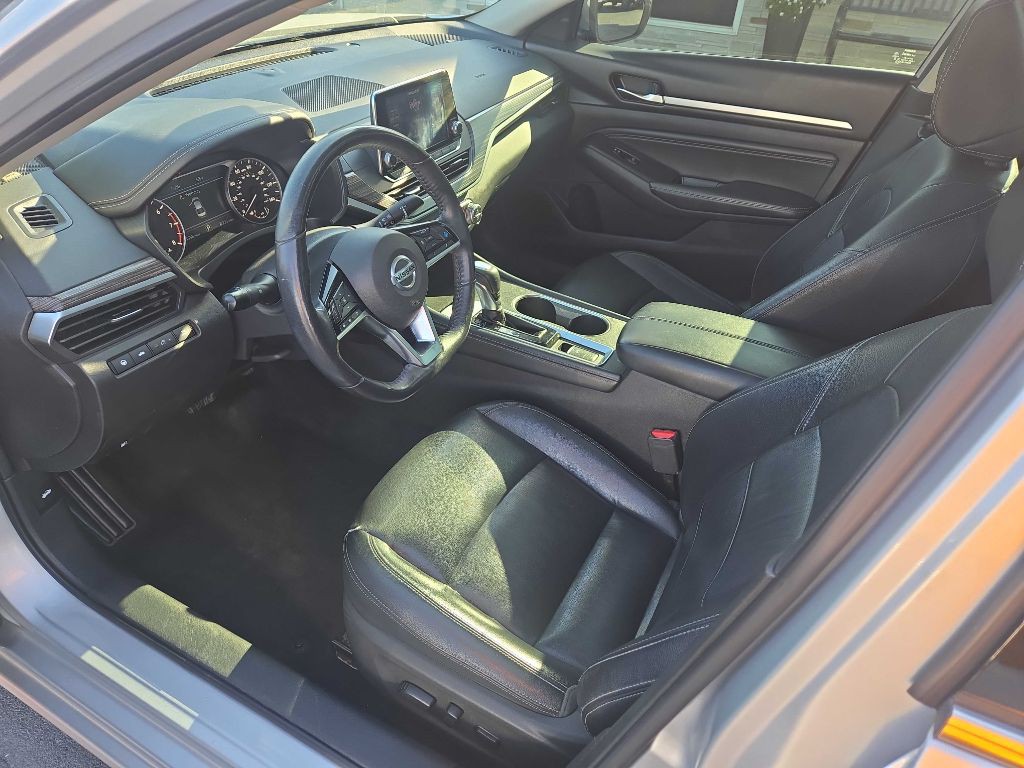 2019 Nissan Altima Image 10
