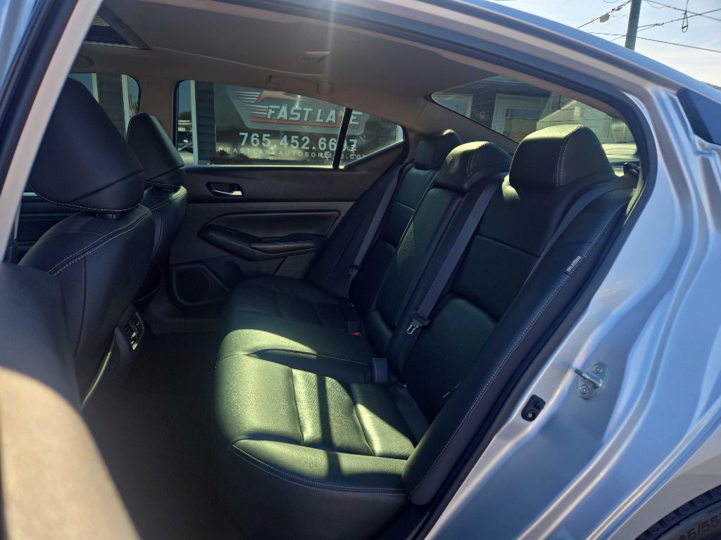 2019 Nissan Altima Image 13