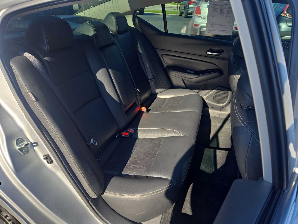 2019 Nissan Altima Image 14
