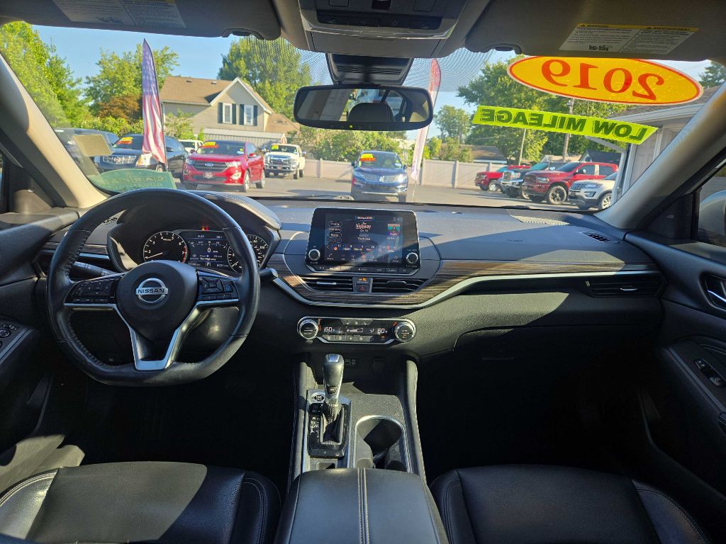2019 Nissan Altima Image 18