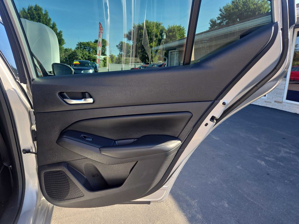 2019 Nissan Altima Image 37
