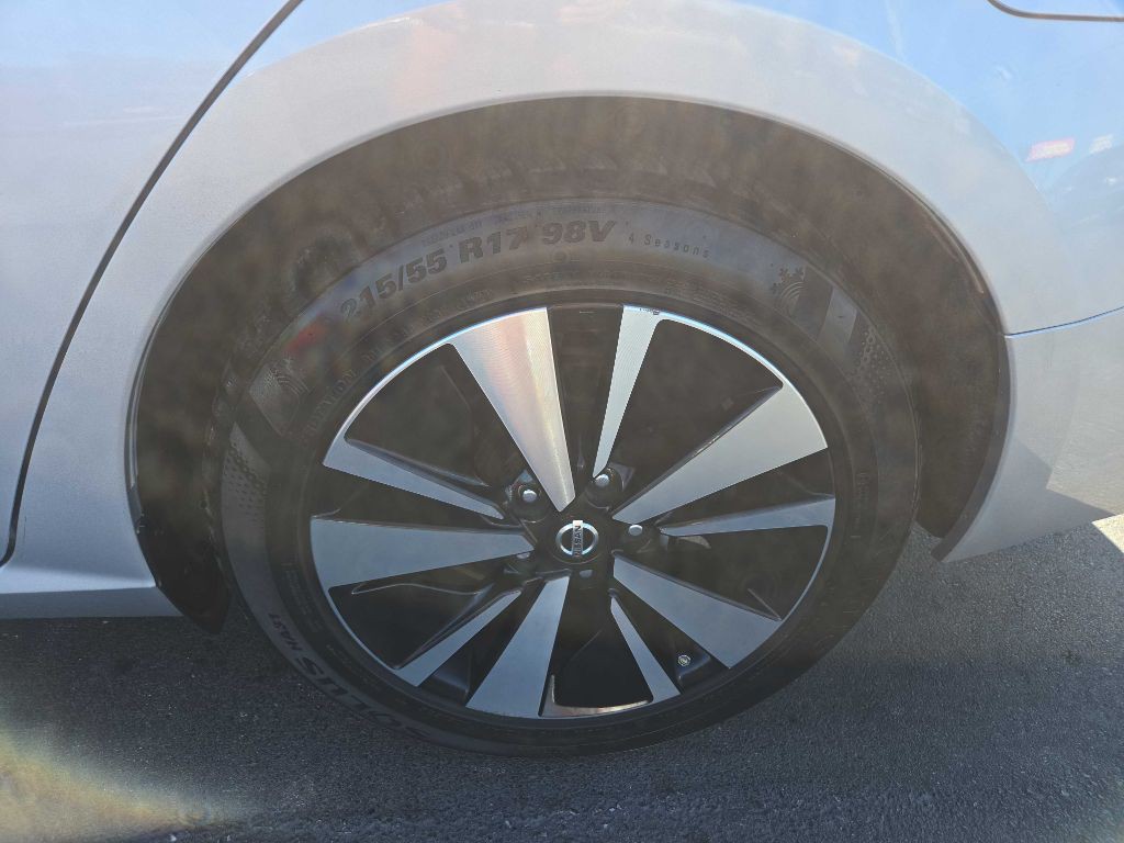 2019 Nissan Altima Image 39
