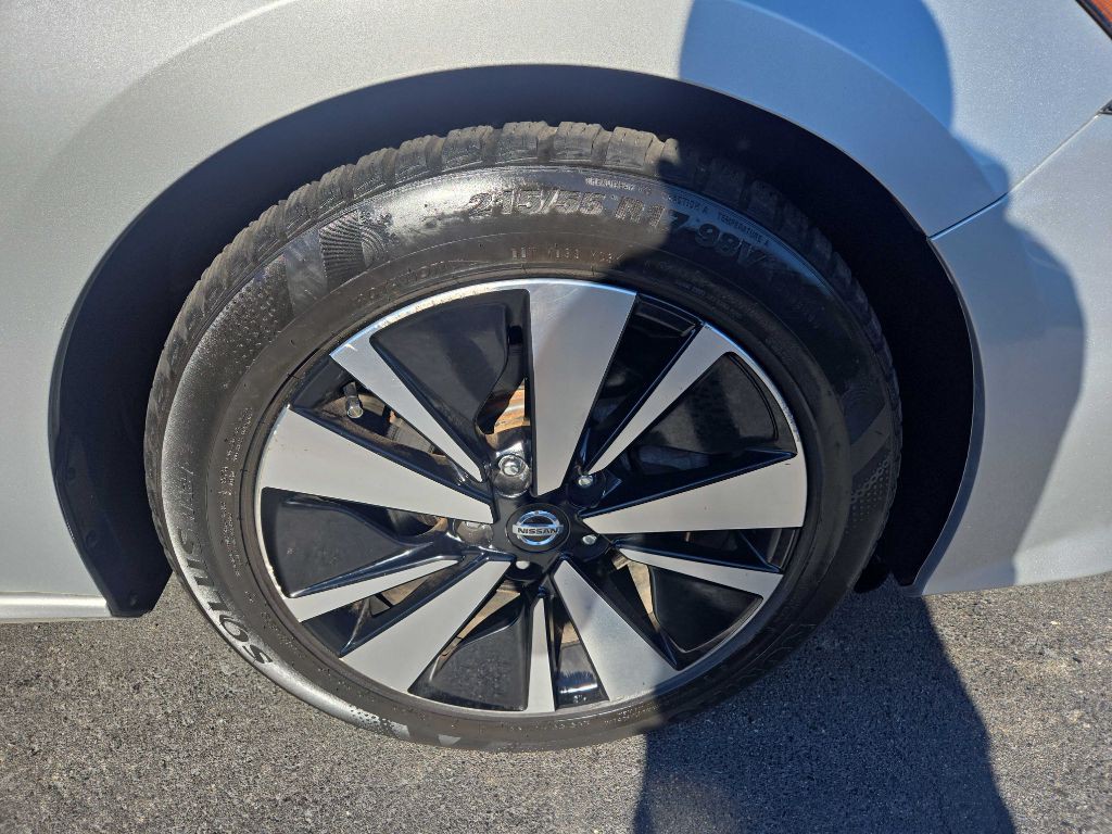 2019 Nissan Altima Image 41