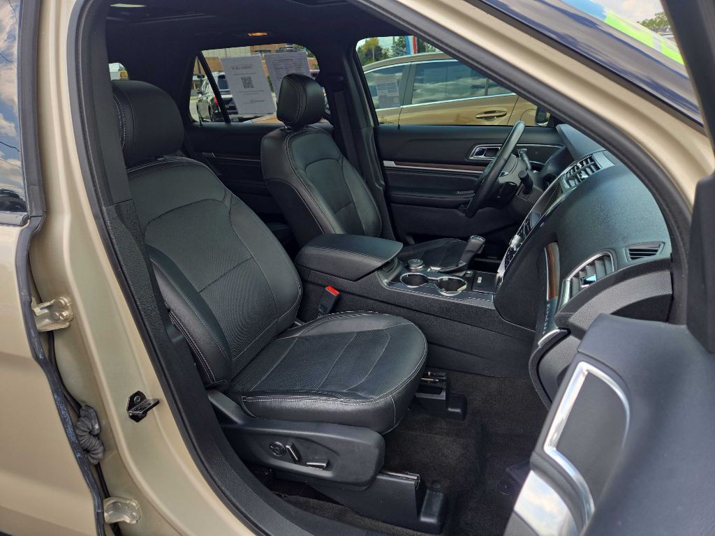 2017 Ford Explorer Image 12