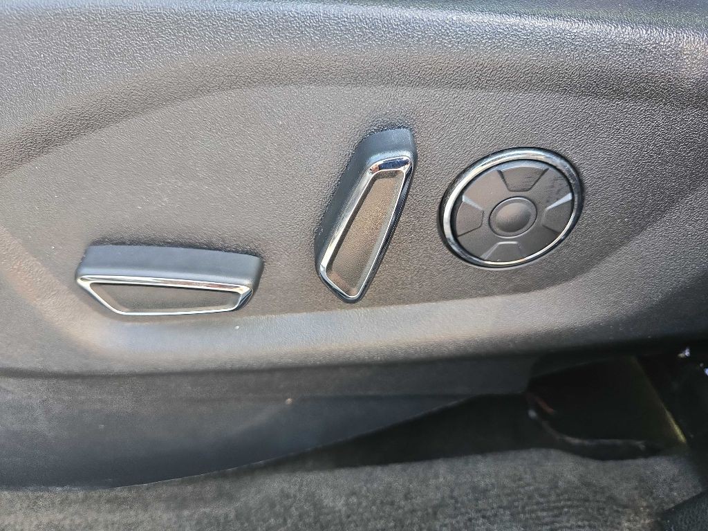 2017 Ford Explorer Image 32
