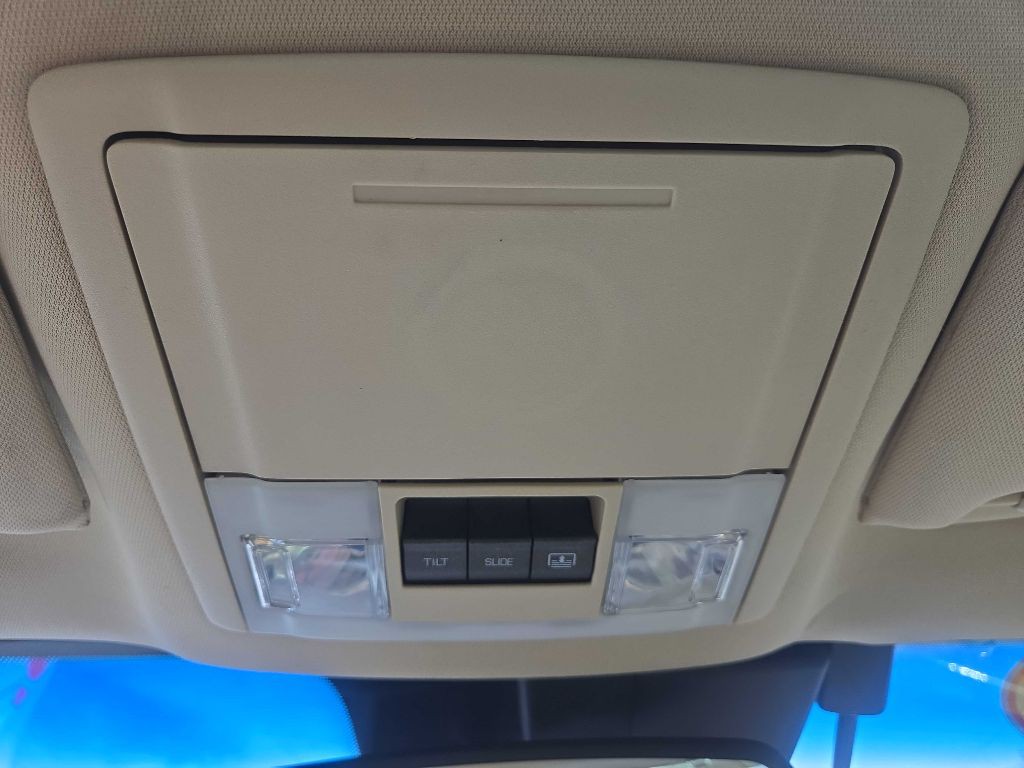 2009 Lincoln MKS Image 25