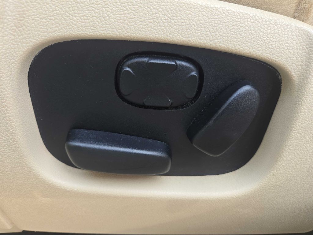 2009 Lincoln MKS Image 26