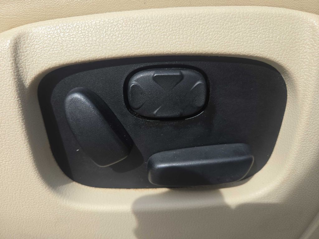 2009 Lincoln MKS Image 27