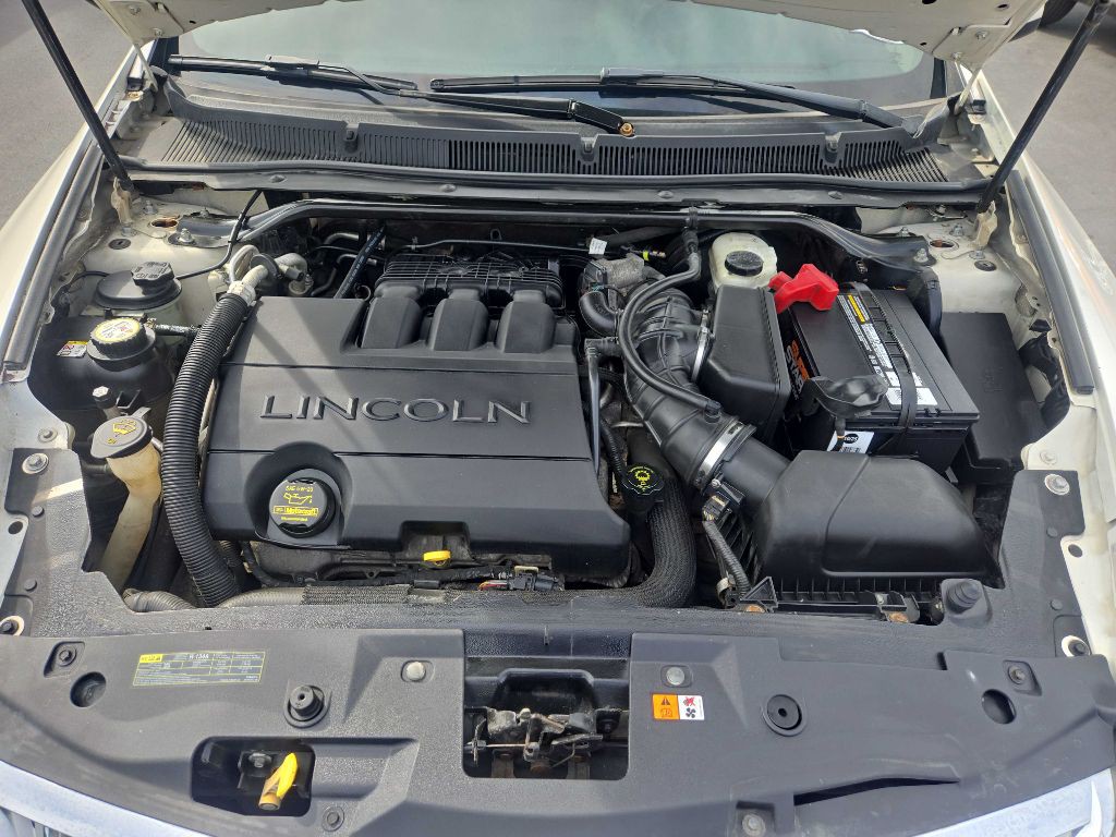 2009 Lincoln MKS Image 39