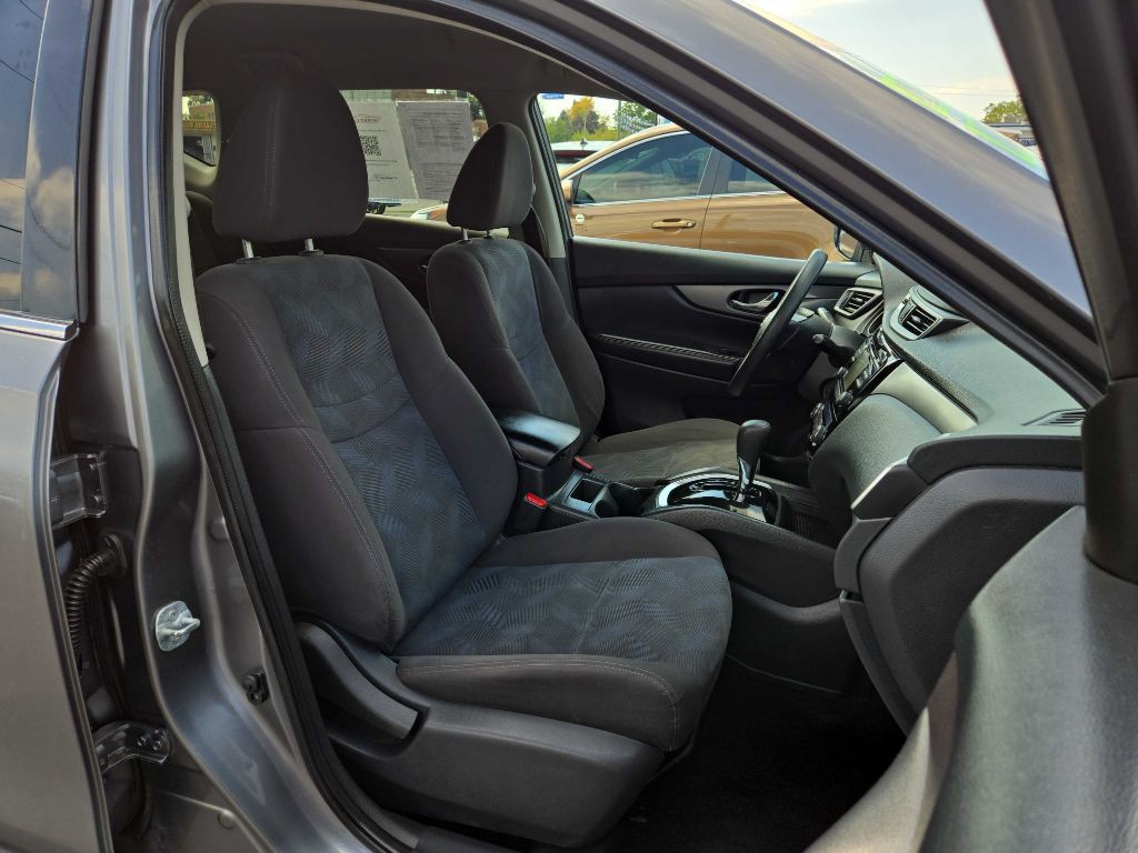 2016 Nissan Rogue Image 10