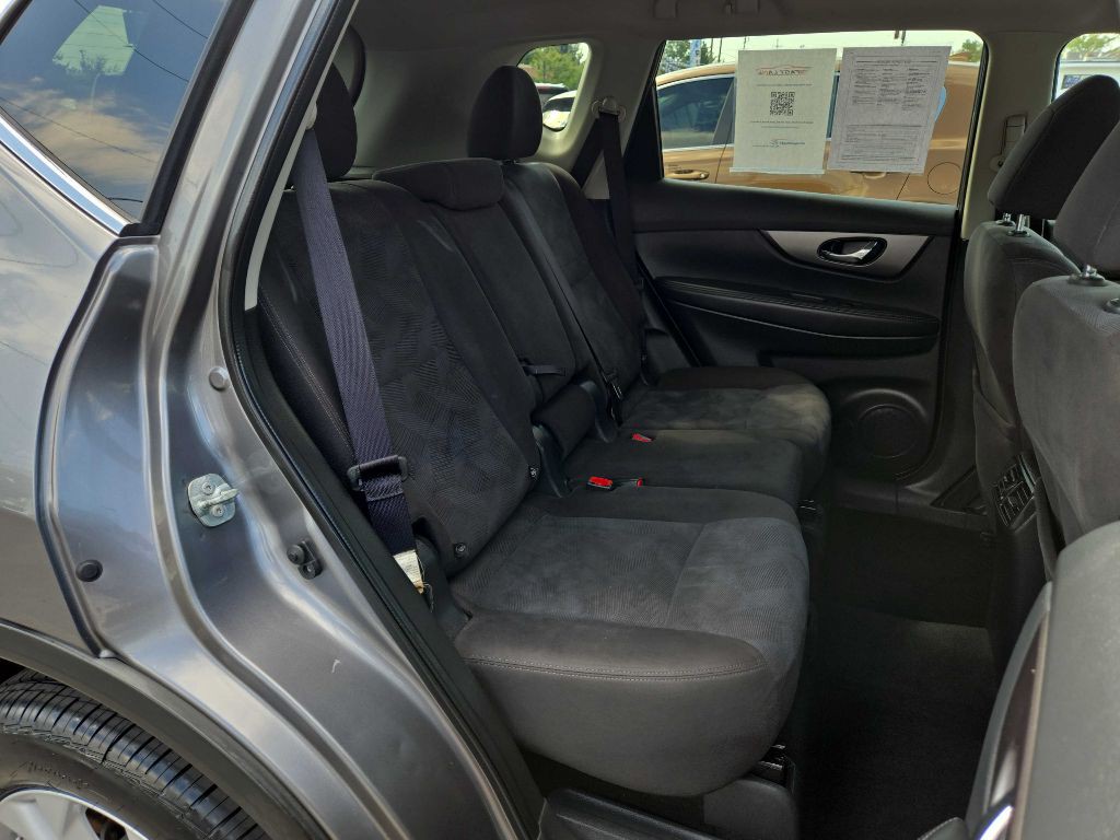 2016 Nissan Rogue Image 12