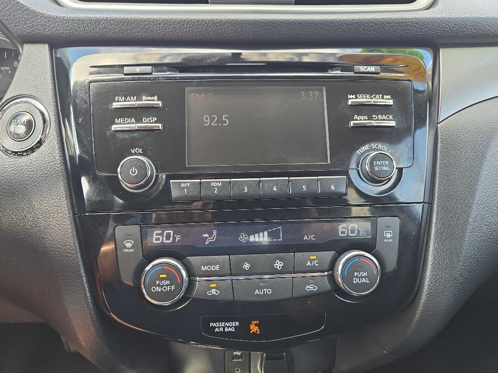 2016 Nissan Rogue Image 21