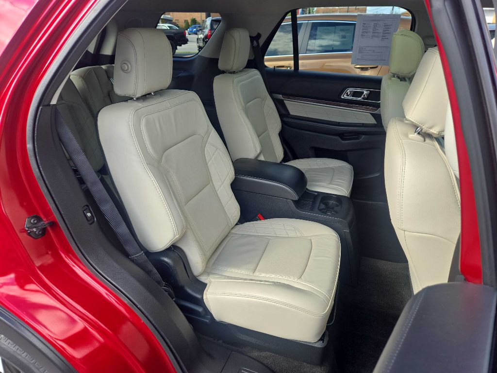 2017 Ford Explorer Image 14