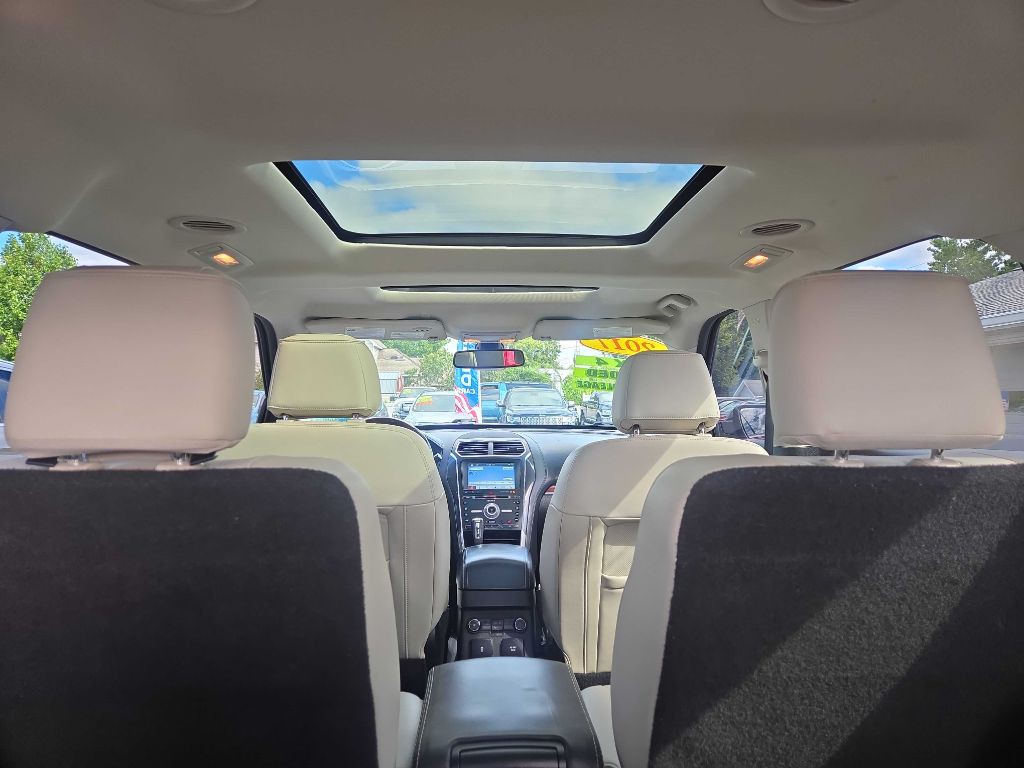 2017 Ford Explorer Image 18