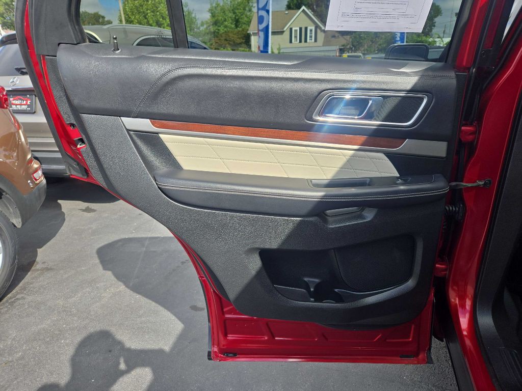 2017 Ford Explorer Image 39