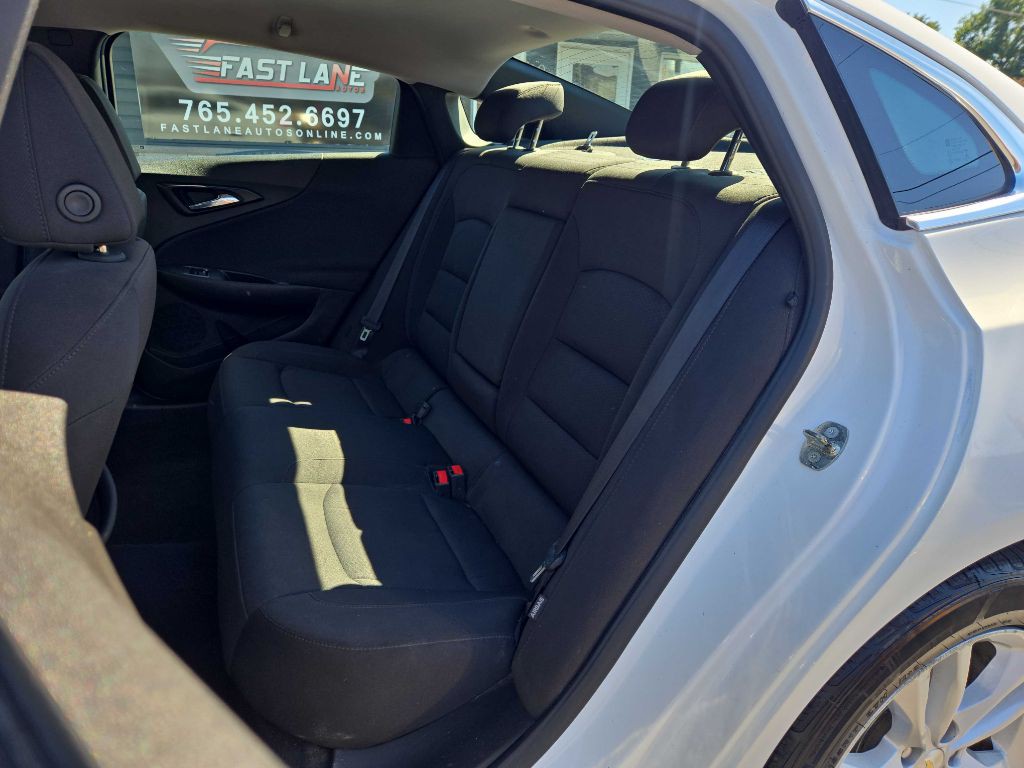 2018 Chevrolet Malibu Image 11