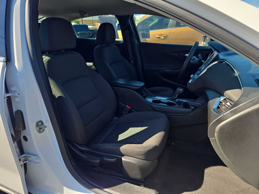 2018 Chevrolet Malibu Image 12