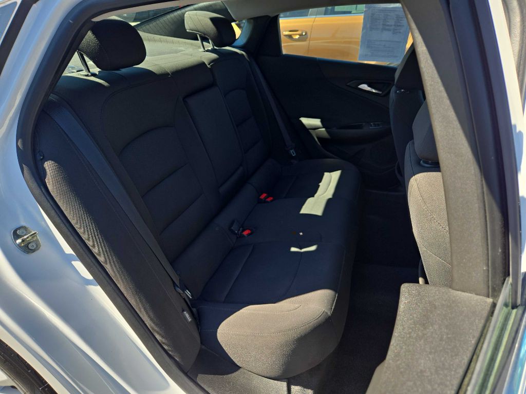 2018 Chevrolet Malibu Image 13