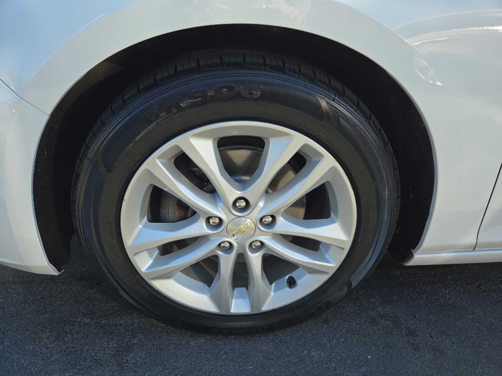 2018 Chevrolet Malibu Image 32
