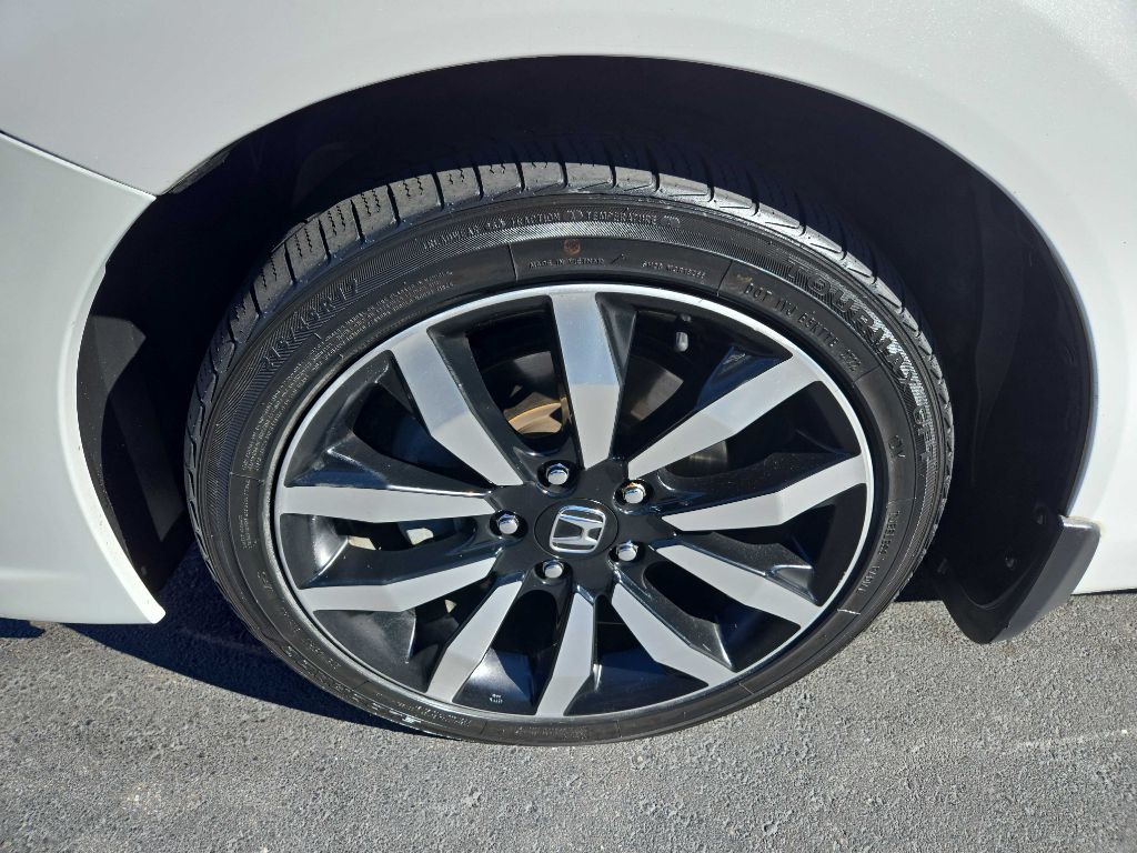 2015 Honda Civic Image 32