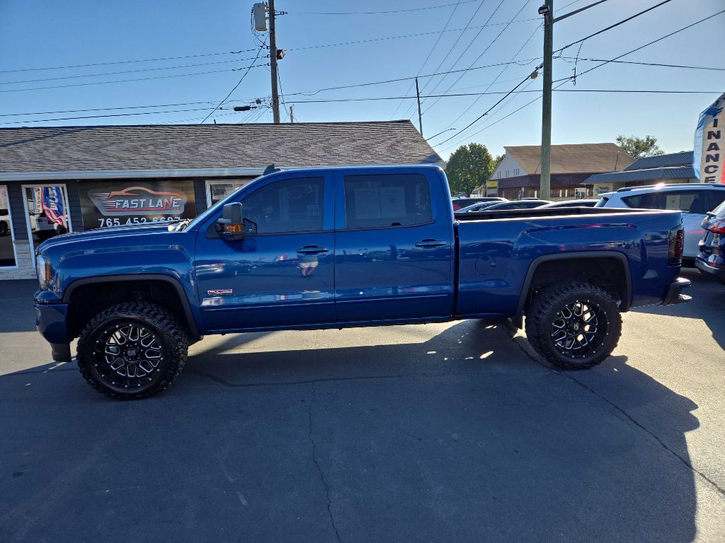 2018 GMC Sierra Image 2