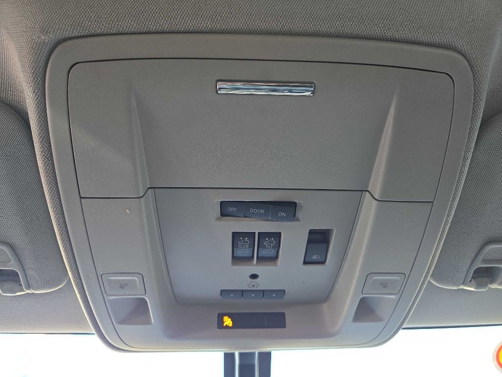 2018 GMC Sierra Image 32