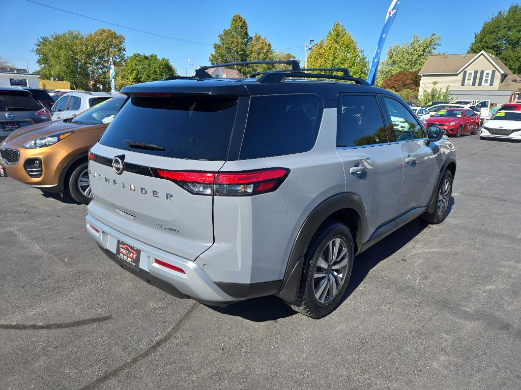 2023 Nissan Pathfinder Image 5