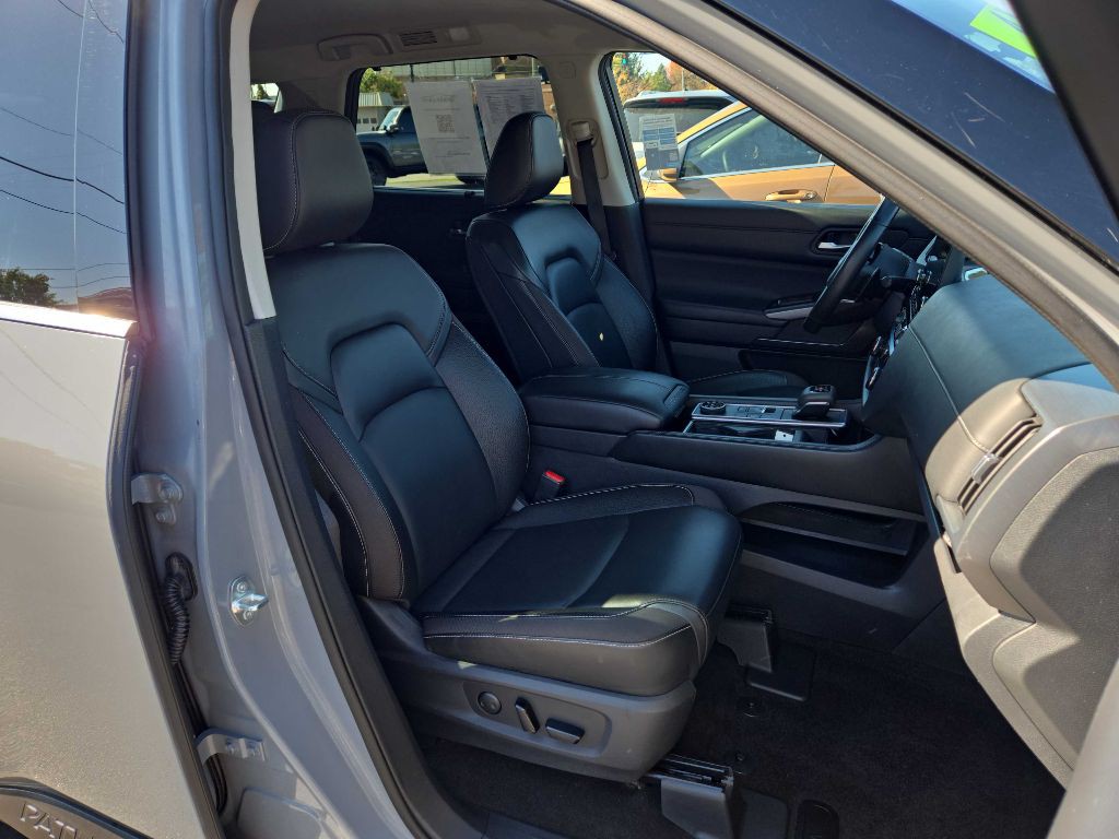 2023 Nissan Pathfinder Image 11