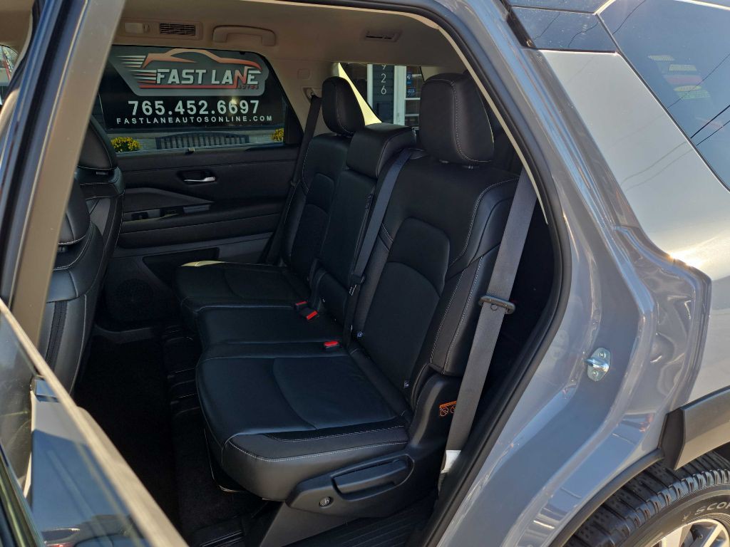 2023 Nissan Pathfinder Image 12