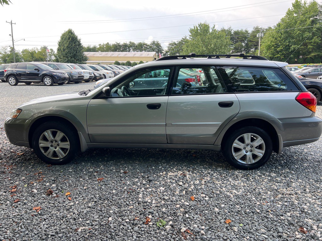 2005 Subaru Legacy Image 2