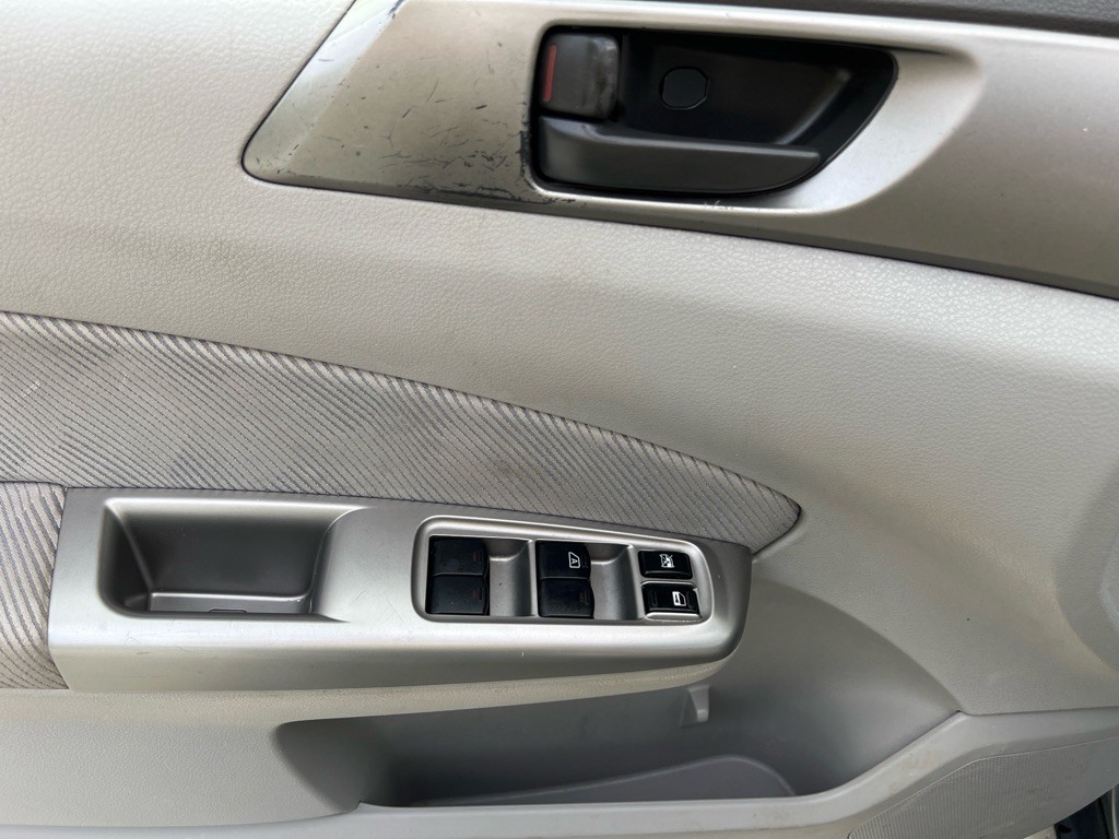 2009 Subaru Forester Image 11