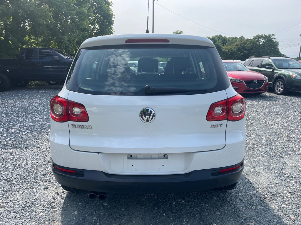 2010 Volkswagen Tiguan Image 4