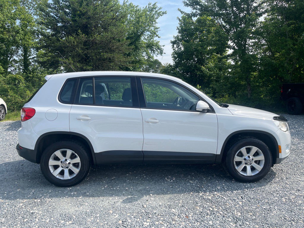 2010 Volkswagen Tiguan Image 6