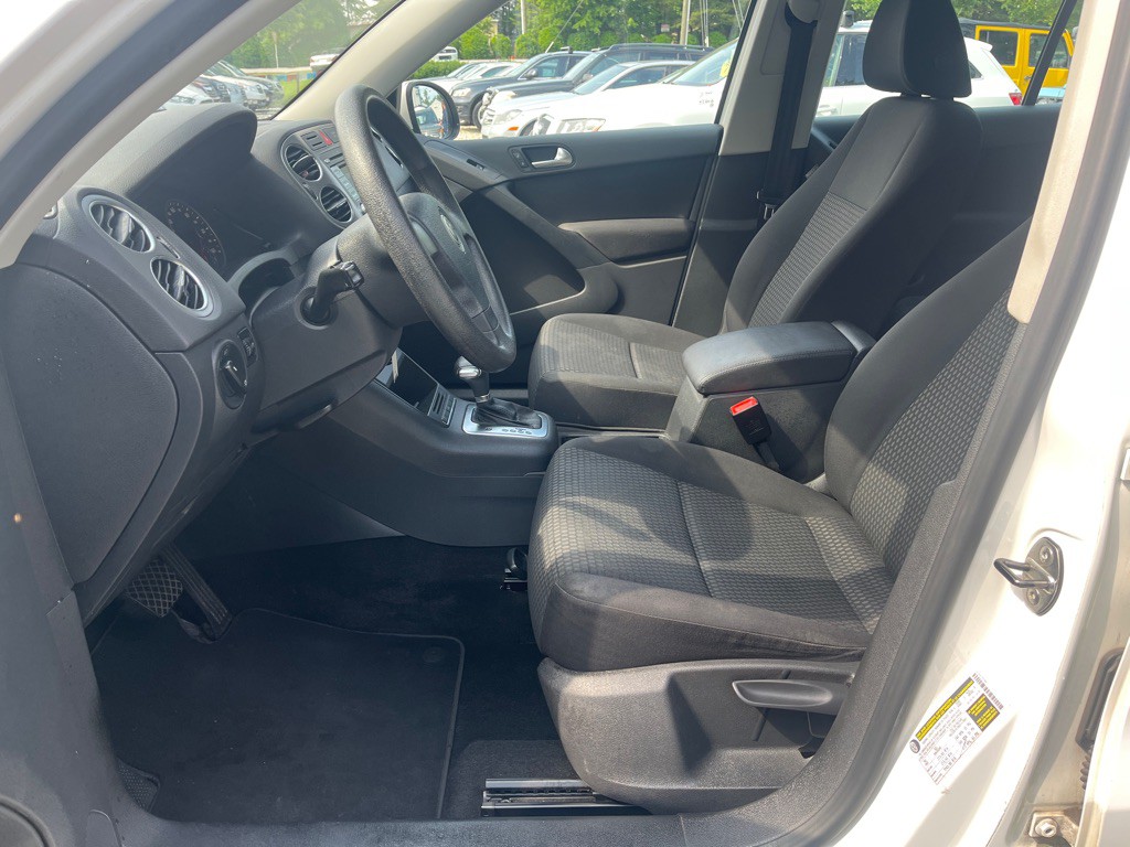 2010 Volkswagen Tiguan Image 10