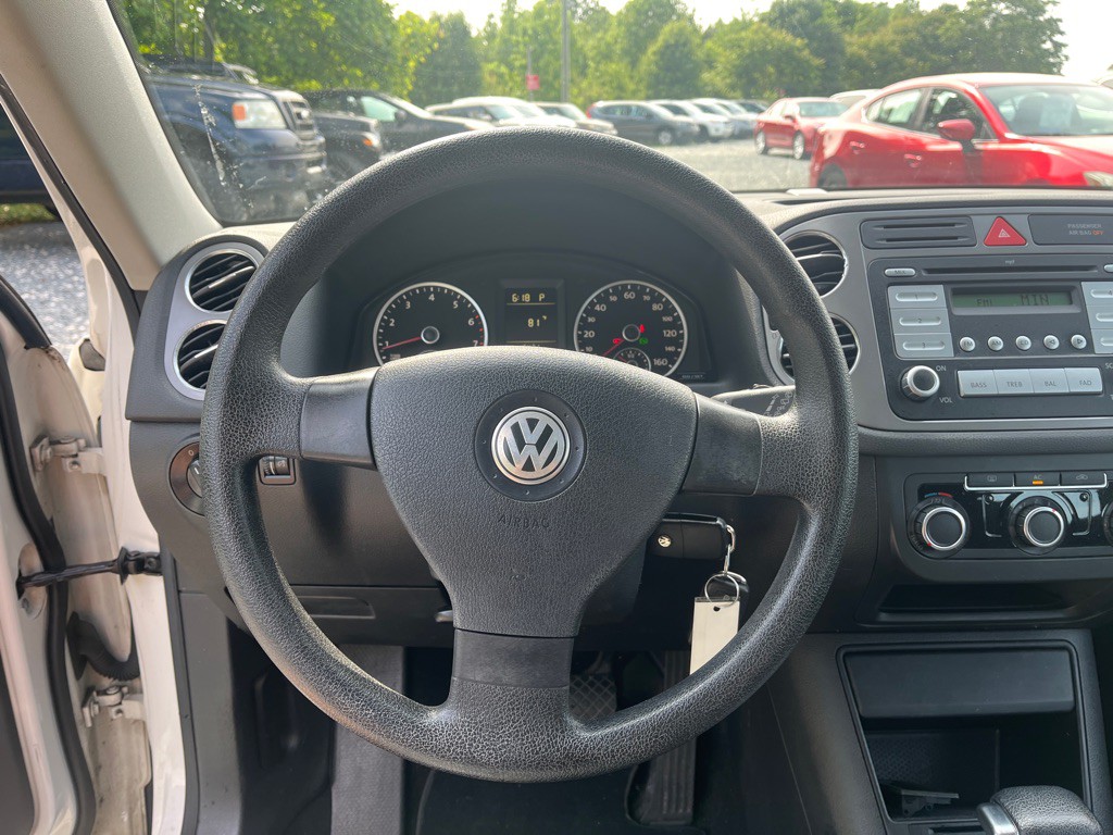 2010 Volkswagen Tiguan Image 11