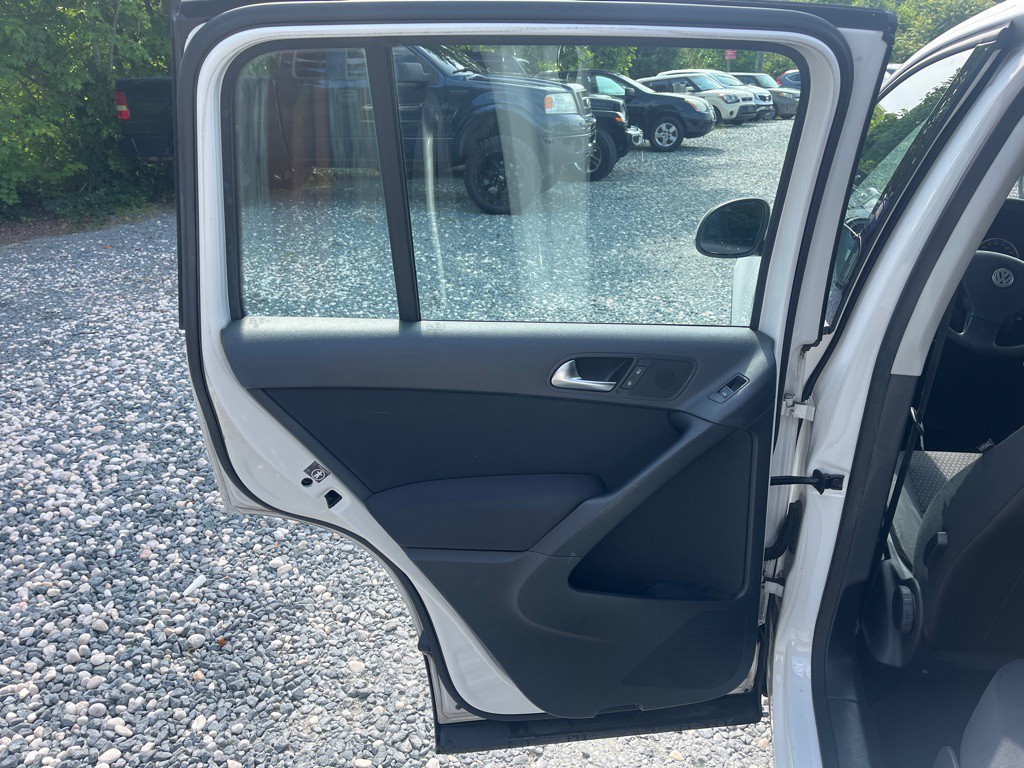 2010 Volkswagen Tiguan Image 13