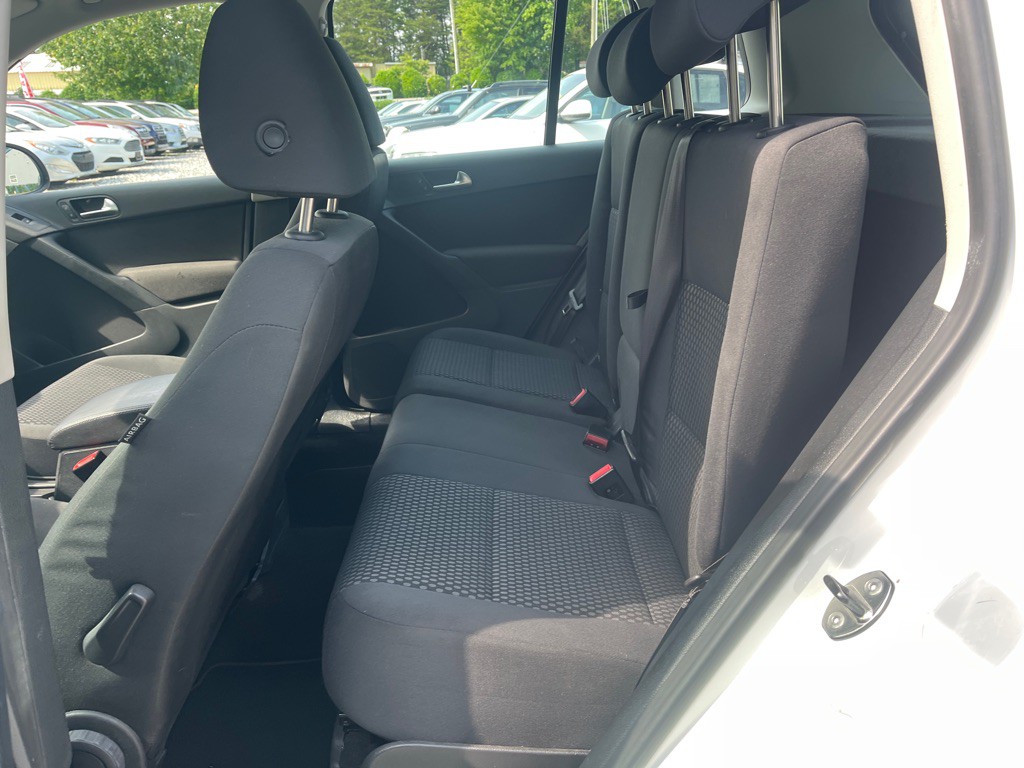 2010 Volkswagen Tiguan Image 14