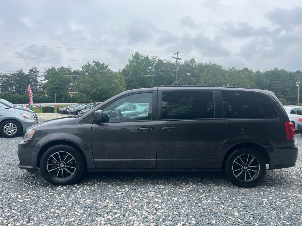 2018 Dodge Grand Caravan Image 2