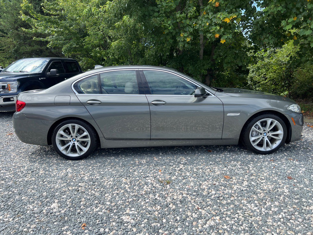 2015 BMW 5 Series Image 6