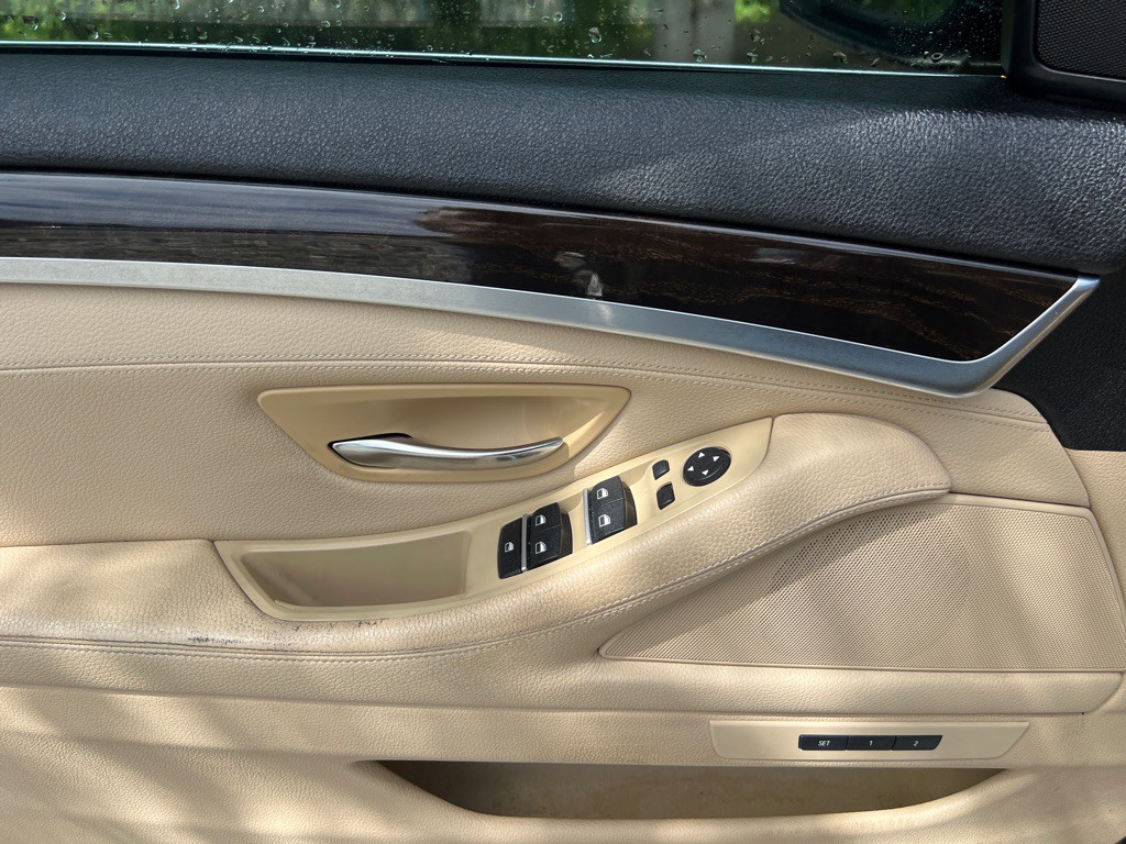 2015 BMW 5 Series Image 12